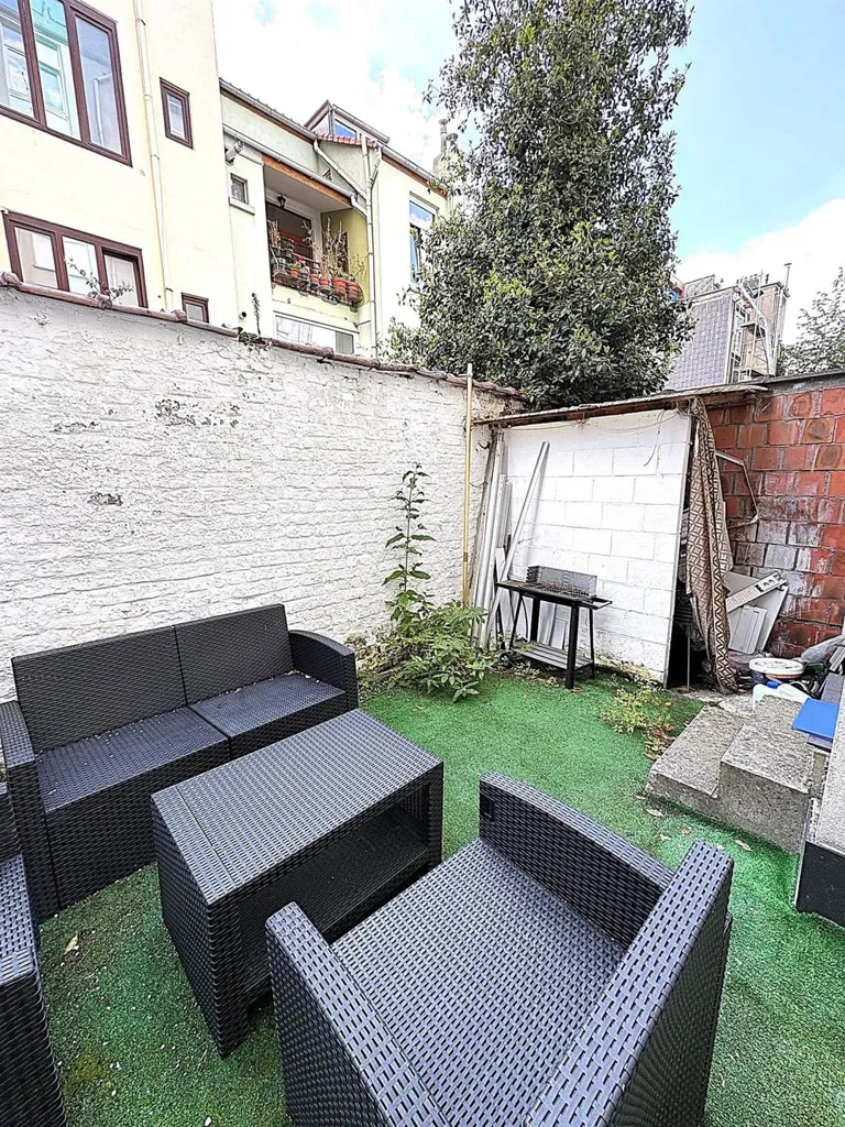 Terrass - Apartment with Garden in Forest