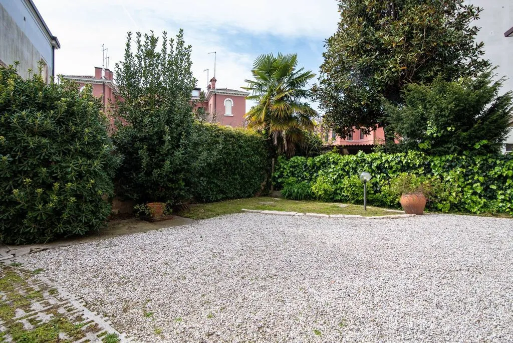 Garden - Luxury Penthouse with Terrace in Venice