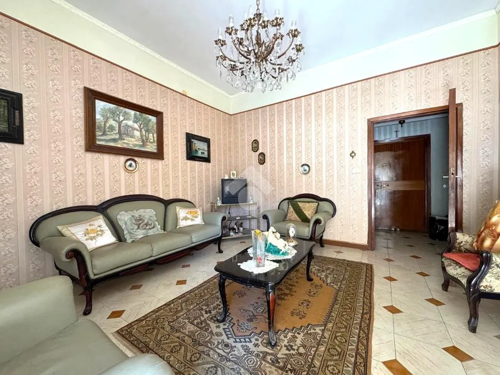 Séjour - 4-Room Apartment with Balcony in Sassari