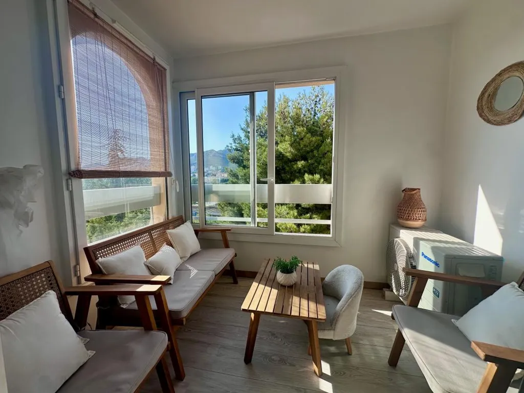 Balcon - Appartement T4 avec Loggias à Marseille 11ème