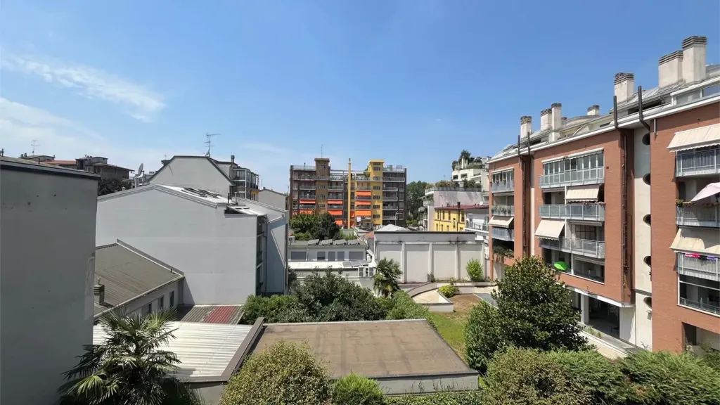 Balcon - Modern Apartment with Balcony in Milan