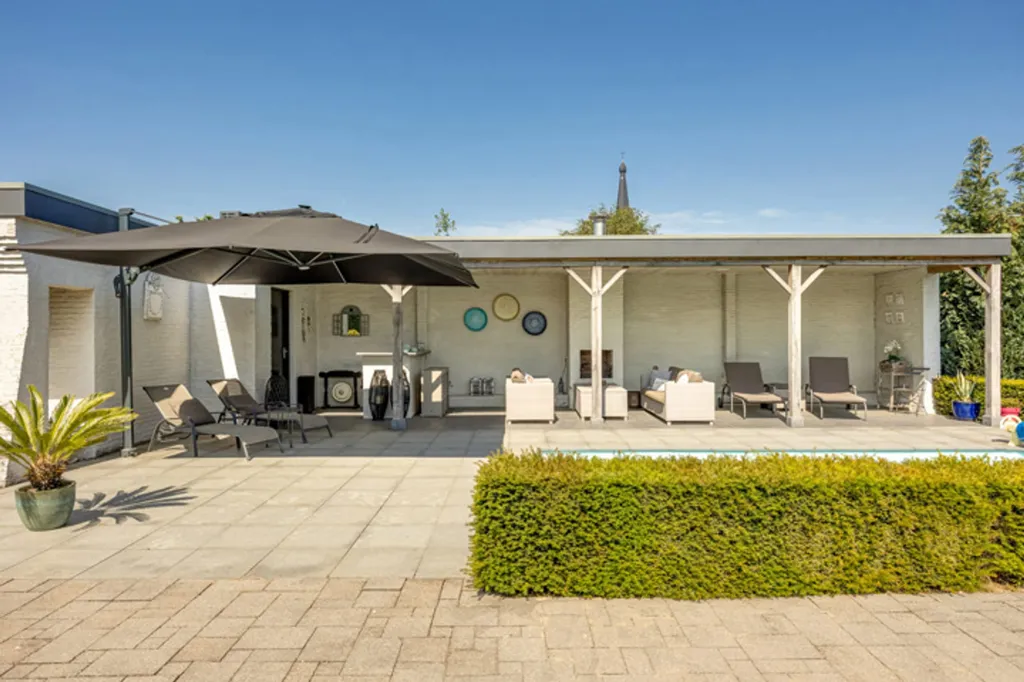 Piscina - Villa with Swimming Pool in Poppel