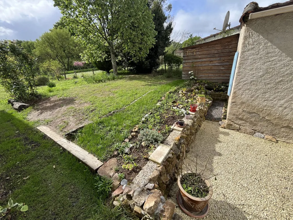 Giardino - Quirky Hamlet with Veranda in L'Isle Jourdain