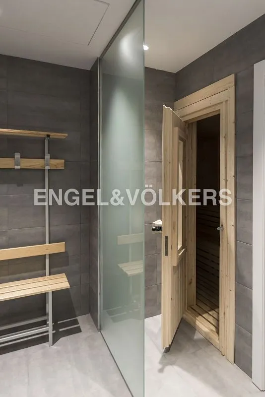 Stanze - 3-Bed Apartment with Pool in Ríos Rosas