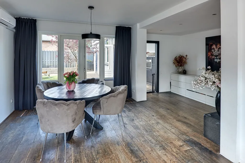 Salle à manger - End-Terrace House with Multifunctional Annex in Tweelingstad