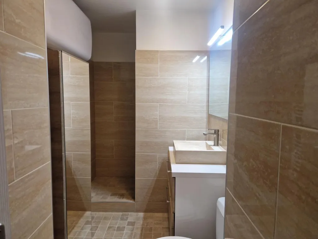 Bathrooms - 2-Bedroom Flat with Private Garden in Thiais Centre