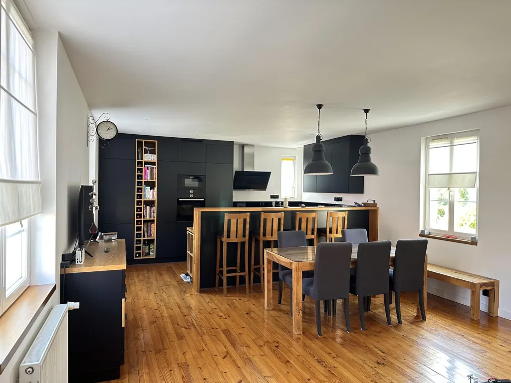 Salle à manger - Maison Authentique avec Grand Terrain à Beauregard-Vendon