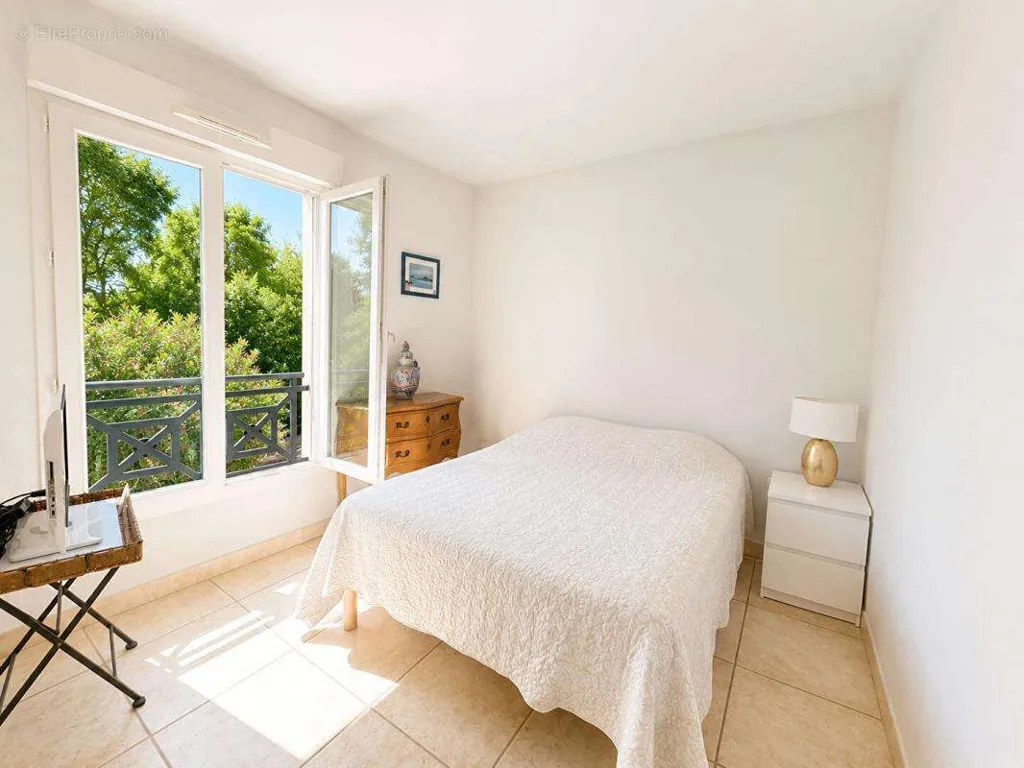Chambres - Appartement 4 Pièces avec Terrasse à Fréjus