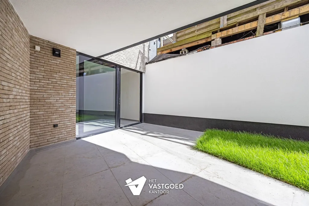 Giardino - Ground Floor Apartment with Terrace in Central Location