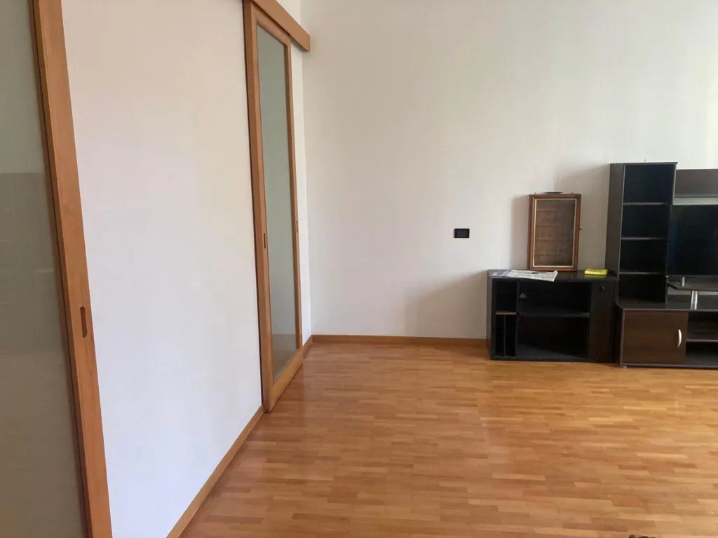 Soggiorno - Appartamento ristrutturato con parquet a Ancona