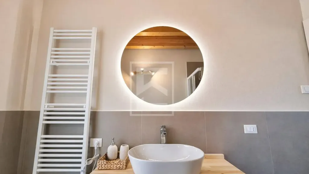 Bathrooms - Restored Triplex with Garden View in Manerba del Garda