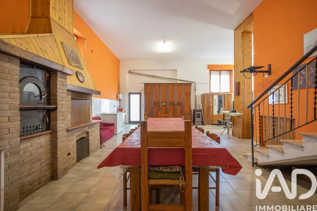Salle à manger - Terraced House with Panoramic Terrace in Colmurano
