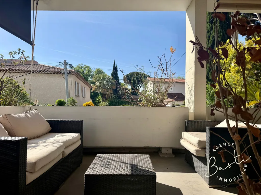 Terrasse - Appartement 4 Pièces avec Terrasse Sud à Proximité de la Rue du Commandant Rolland