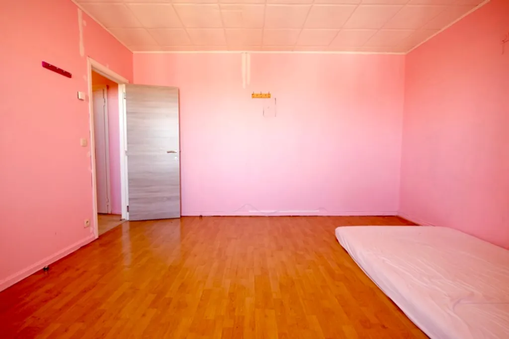 Chambres - Appartement à Rénover avec Ascenseur à Bruxelles