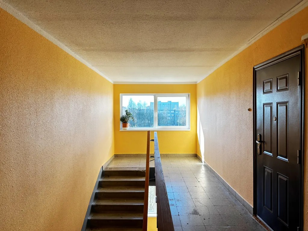 Esik - Apartment with Balcony in Narva Centre