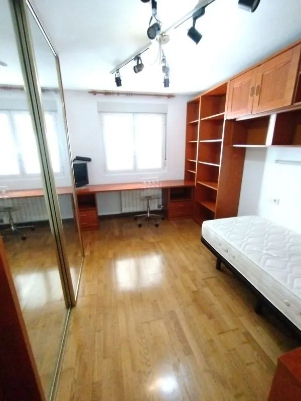 Chambres - 3-Bedroom Flat with Terrace in Navatejera