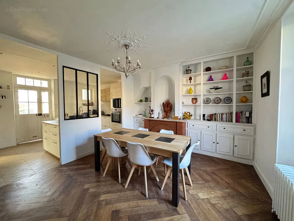 Sala da pranzo - Character House with Garden in Melun Centre