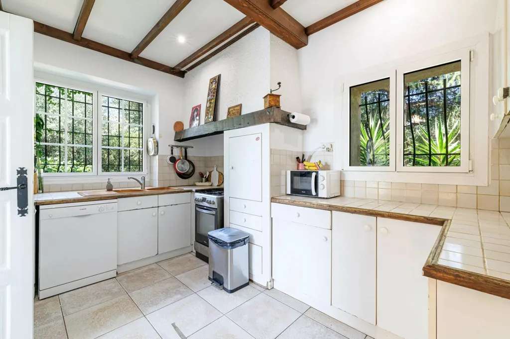 Köök - Charming 1920s Villa with Pool in Vence