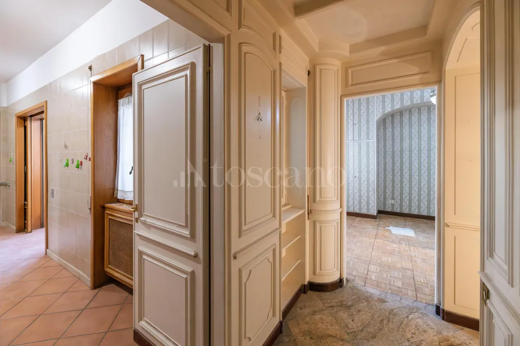 Esik - Spacious Apartment with Balcony in Monteverde, Rome