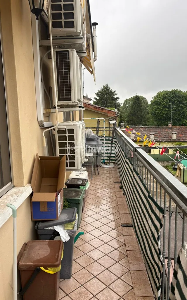 Balcon - Trilocale with Dual Balconies in Mantova