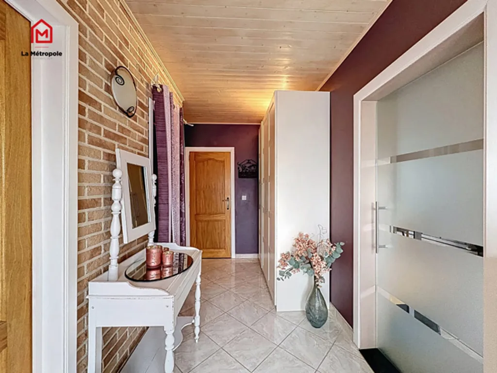 Entrée - Villa de Plain-Pied avec Piscine à Biesme