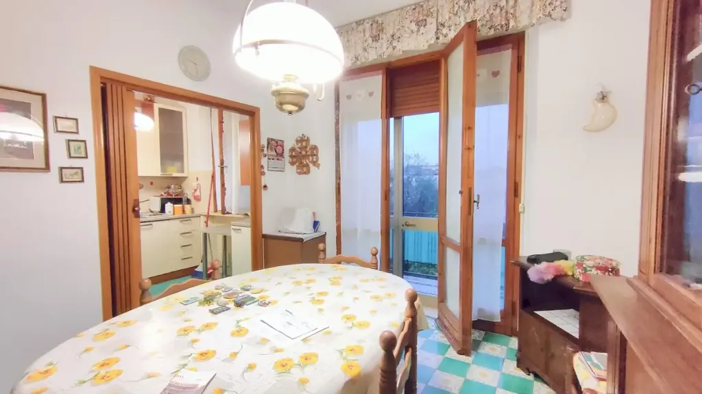 Salle à manger - Spacious Apartment with Balconies near Pisa