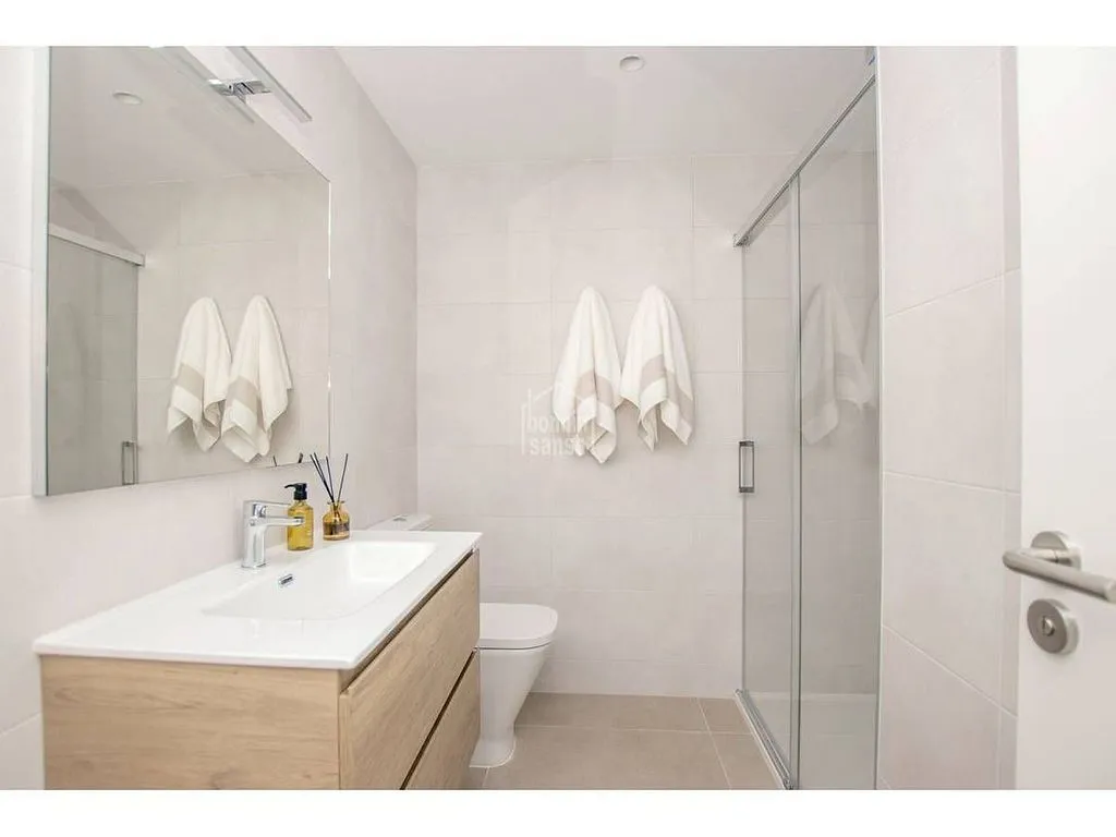 Salles de bain - Modern Flat with Balcony and Terrace in Maó