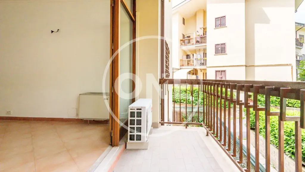 Balcon - Three-Bedroom Apartment with Balcony in Rome
