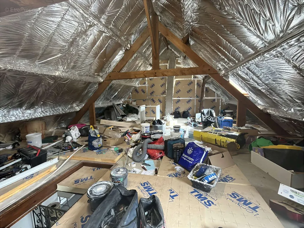 Pièces - Maison avec Jardin et Garage à Melrand