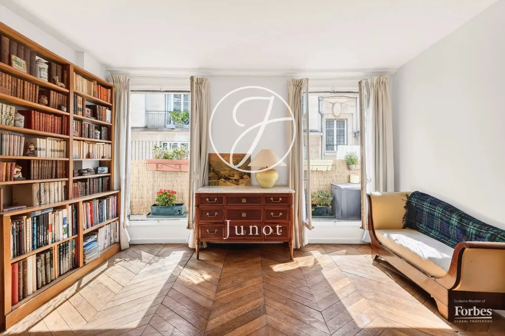 Séjour - Appartement Traversant avec Balcon Sud à Paris 75009
