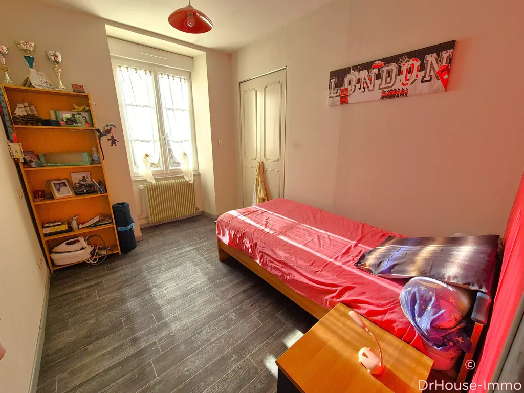 Chambres - Maison en Pierres avec Bureau et Dépendance à Domfront