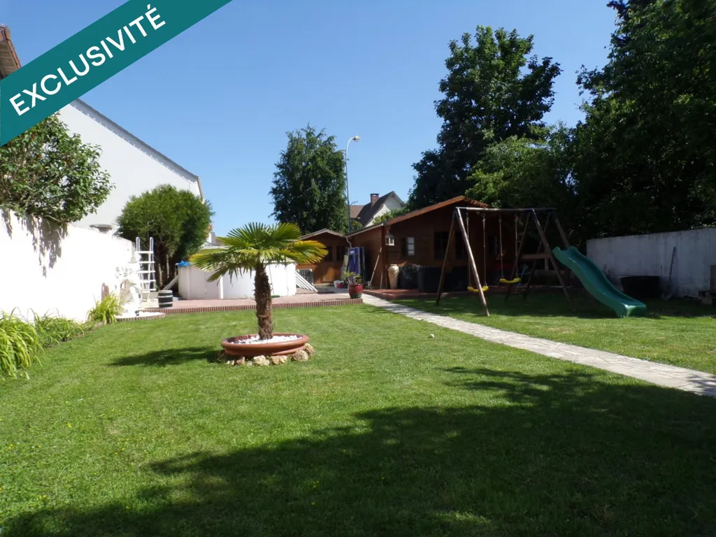 Aed - Spacious House with Pool in Draveil