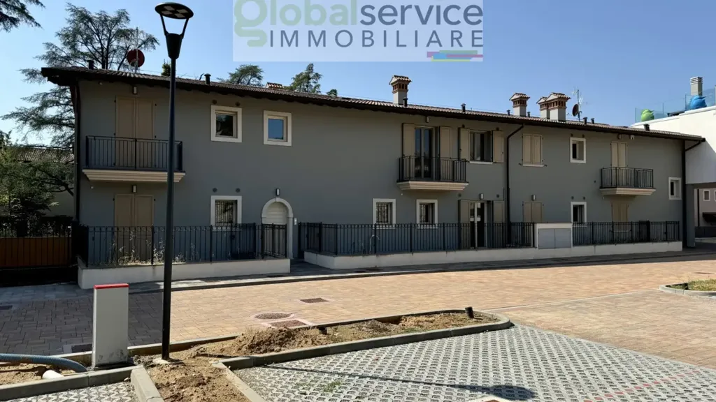 Esterno - Trilocale with Private Loggia in Calcinato