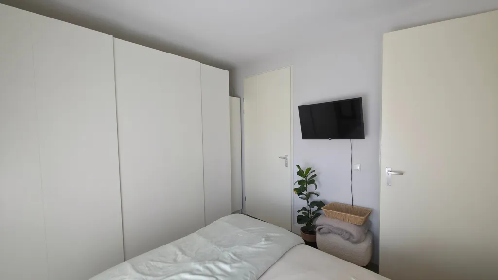 Magamistoad - Modern 2-Bedroom Flat with Balcony in Roosendaal