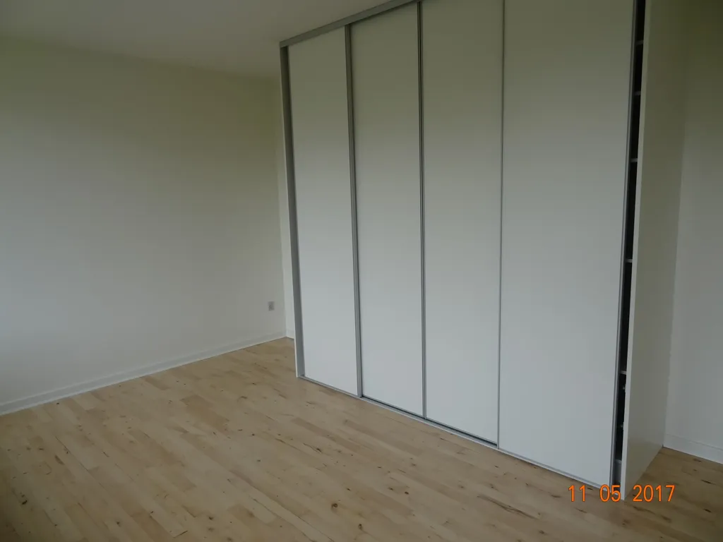 Pièces - 4-Bed Apartment with Balcony in Viborg