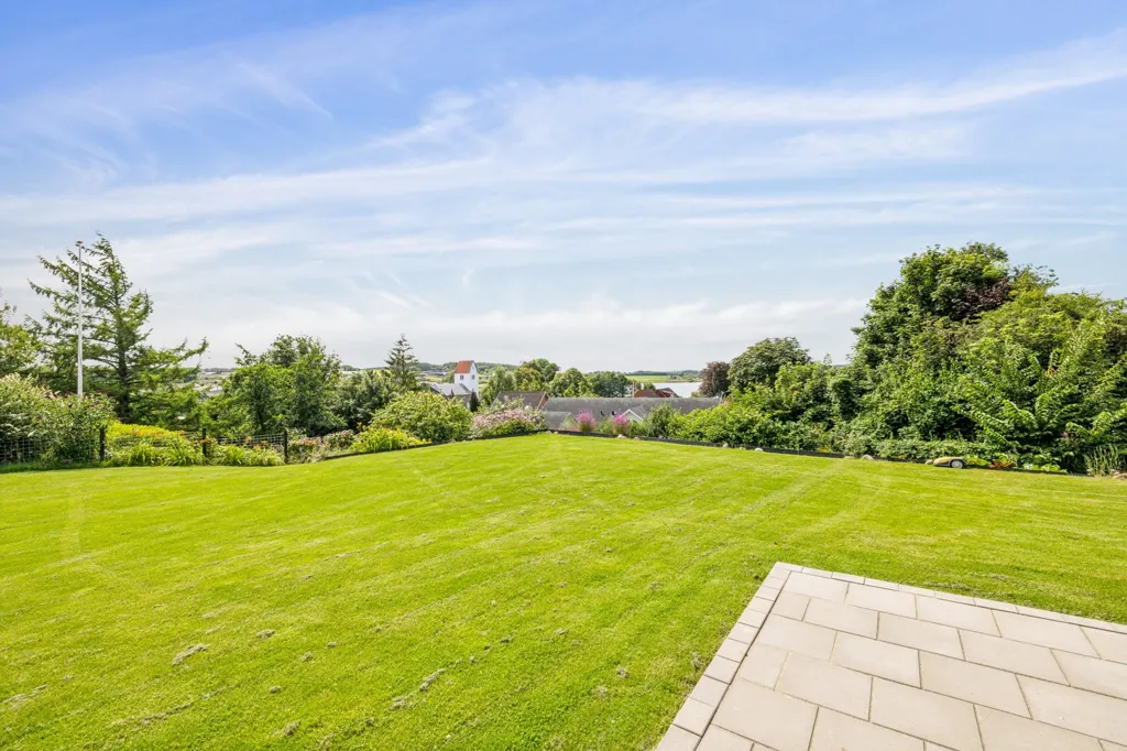 Jardin - Detached Villa with Large Garden in Tjele