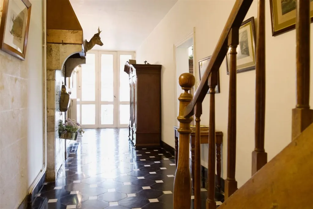 Esik - Historic Manor with Development Potential in Jodoigne