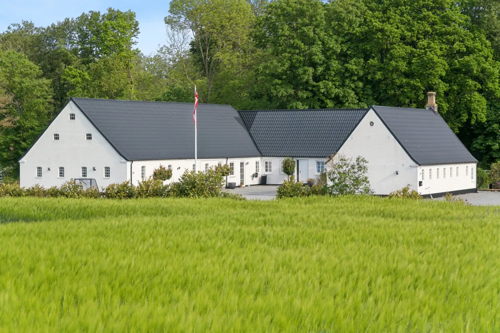Esterno - Farmhouse with Forest View in Malling