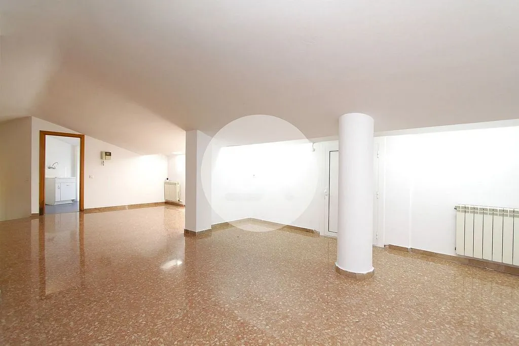 Pièces - Duplex with Terrace in Centre, Sant Boi de Llobregat