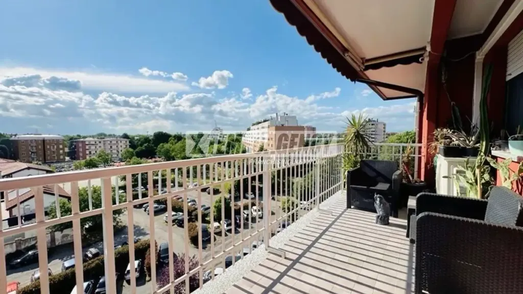 Rõdu - Fully Reworked Triplex with West View in Assago