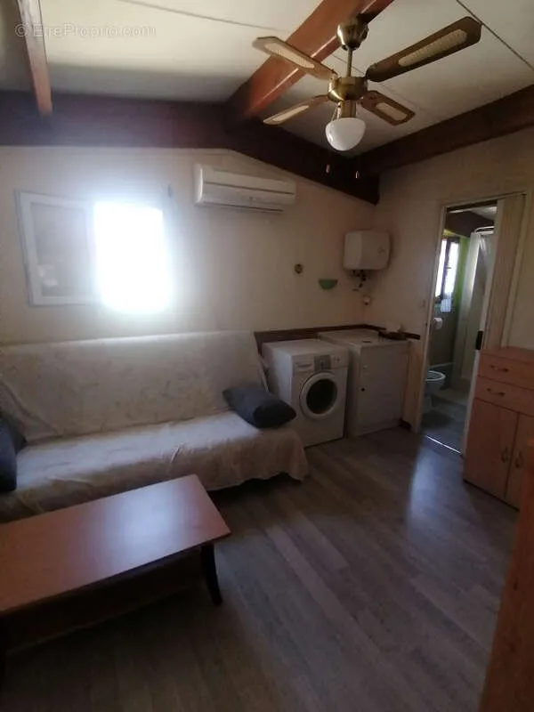 Magamistoad - Camping Plot with Chalet in Sigean