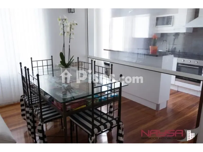 Salle à manger - Duplex with Balcony in Eduardo Dato Street