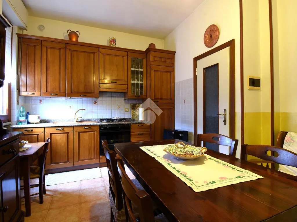 Salle à manger - Duplex Villa with Private Courtyard in Pieve Emanuele