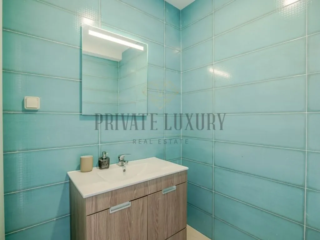 Bathrooms - Luxury Villa with Pool in Herdade da Aroeira