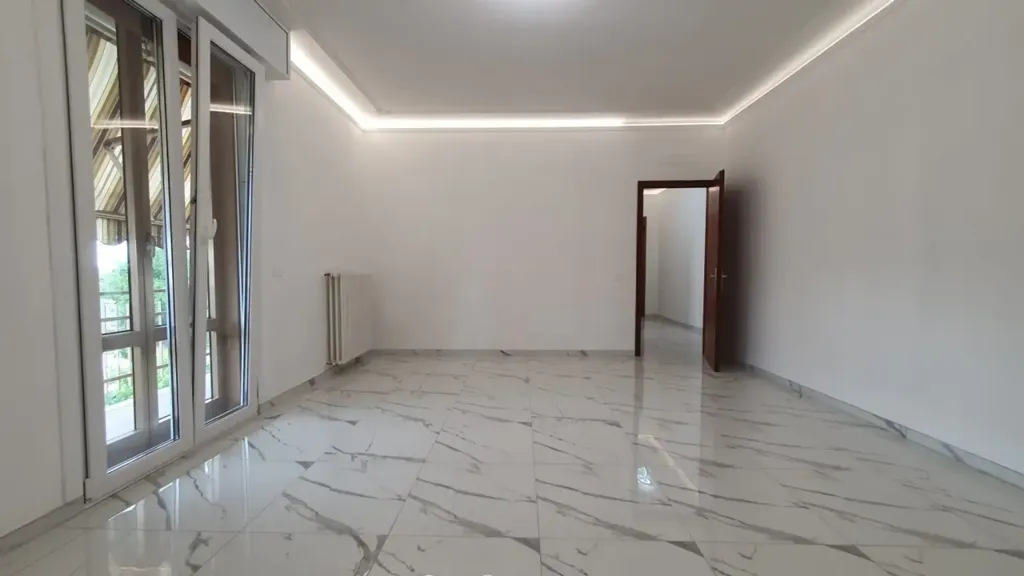 Pièces - Rustic-Style Apartment with Balcony in Mirandola