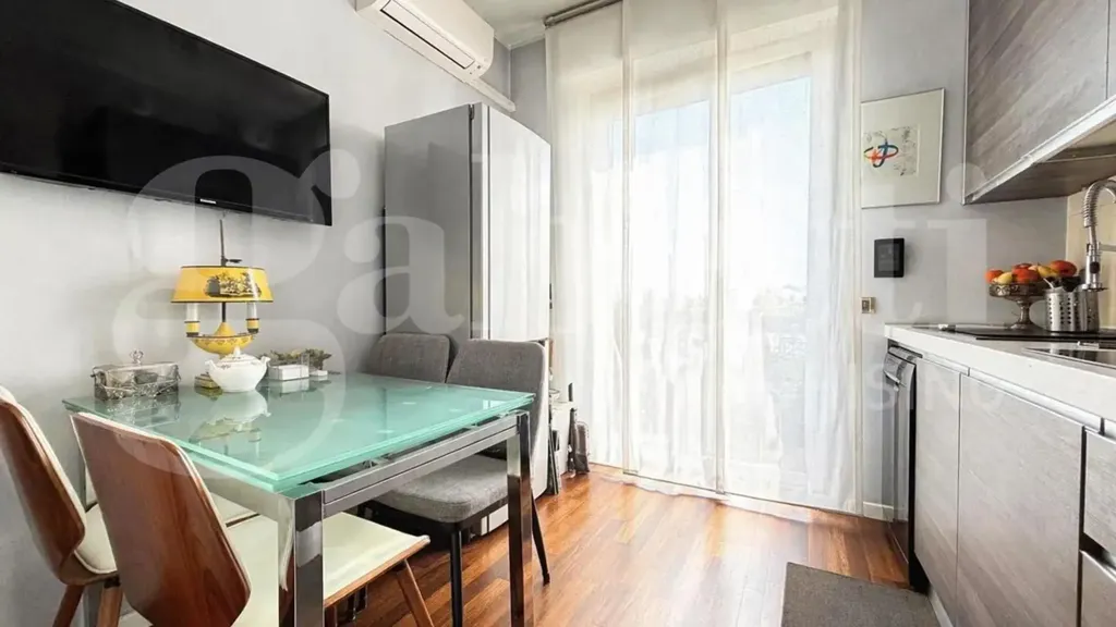 Dining Room - Ristrutturato Bilocale with Balcony in Milan
