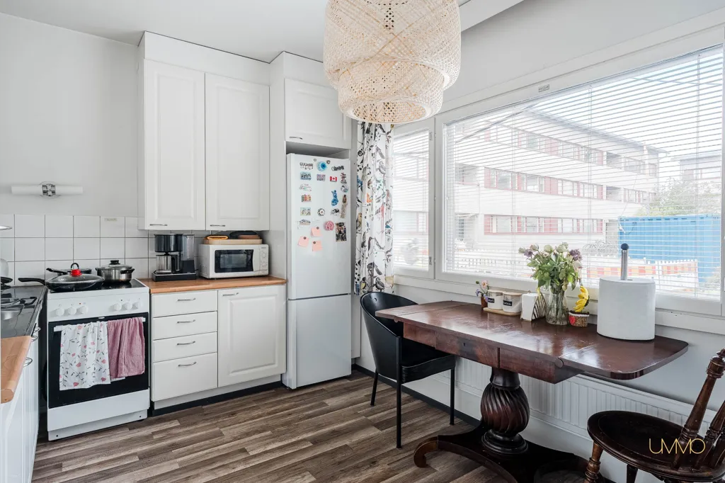 Cucina - Ground Floor Apartment with Garden in Runosmäki, Turku
