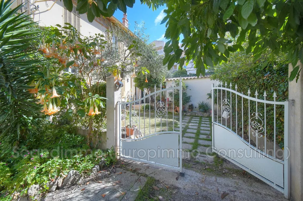Exterior - Luxury Flat with Private Garden in Cannes