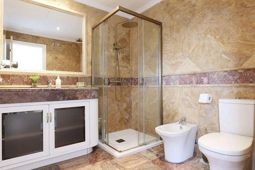 Salles de bain - Penthouse with Pool in Old Town