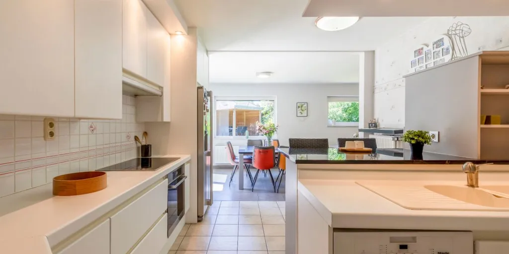 Cuisine - Villa Rénovée avec Jardin à Merelbeke
